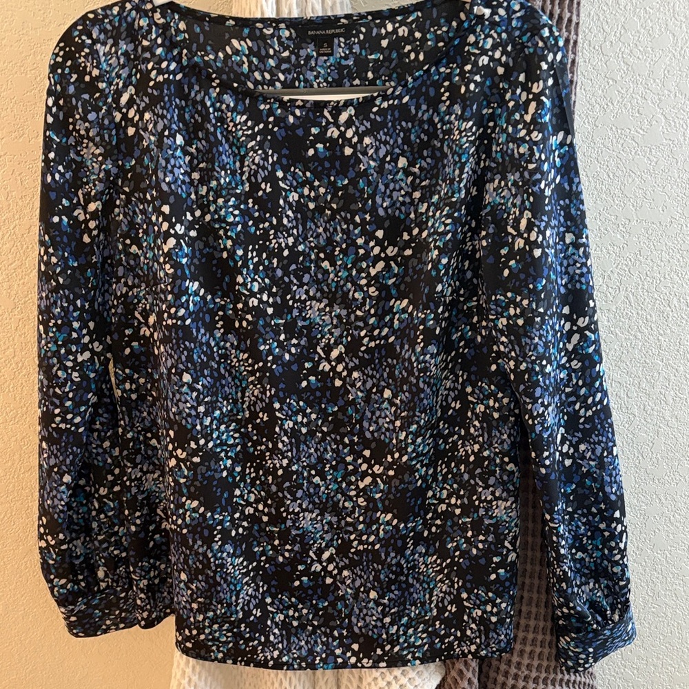 Banana Republic Black and Blue Patterned Blouse